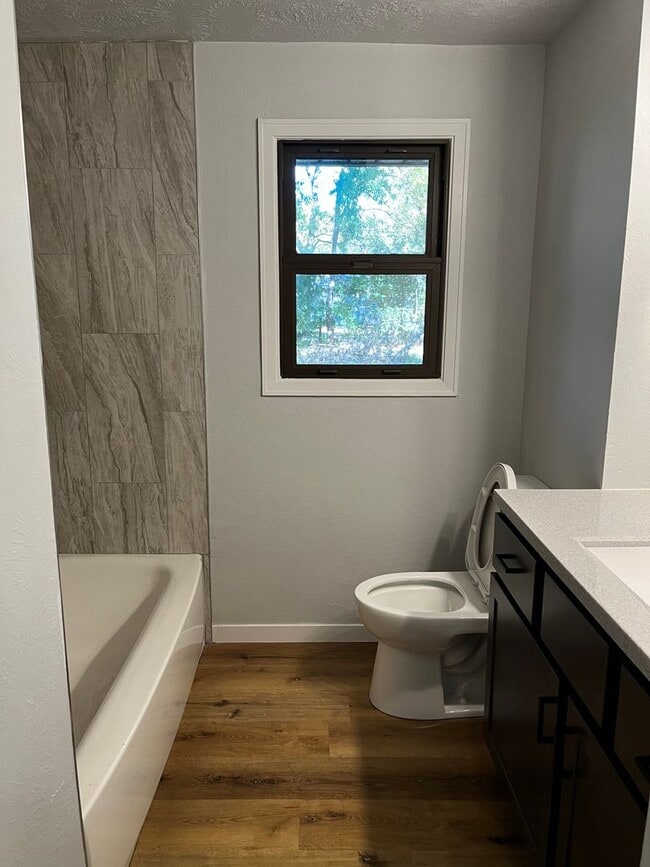 Building Photo - 3 Bed/1 Bath Ranch for rent in Brandon!