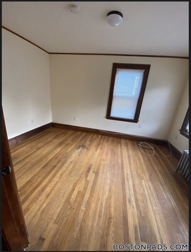 Building Photo - 189 Calumet St