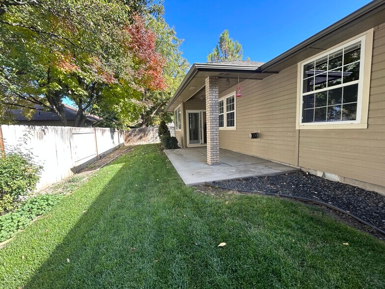 Building Photo - 8470 W Donnybrook Dr