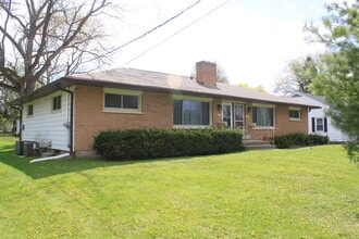 Building Photo - 61 Pine Ct