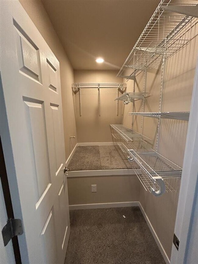 Building Photo - 211 Baker St