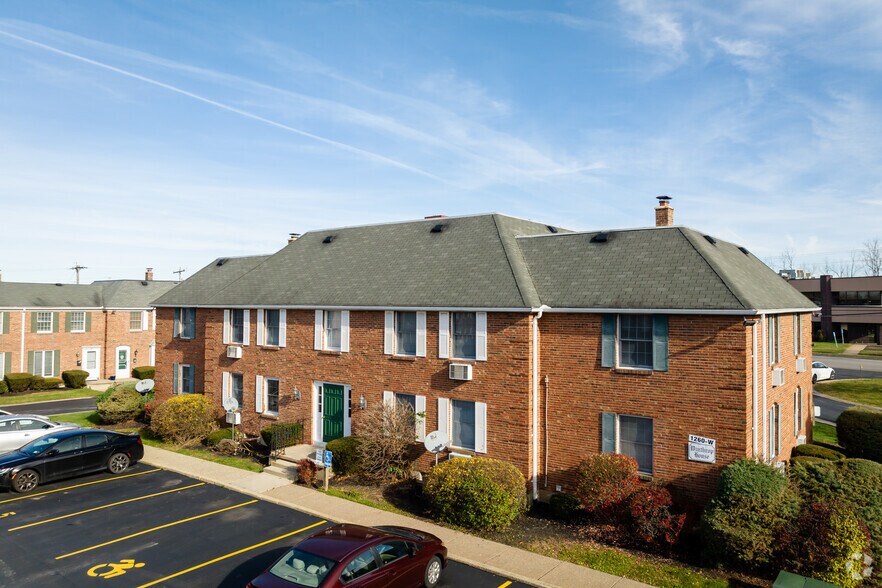 Bowdoin Square Apartments 1260 N Forest Rd Amherst NY 14221