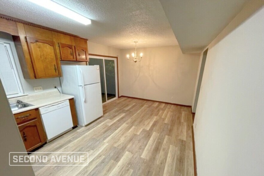 Building Photo - 4786 High Oak Dr