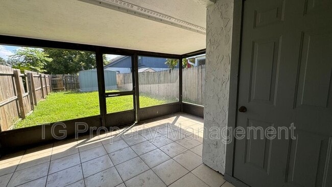 Building Photo - 8342 Century Point Dr N