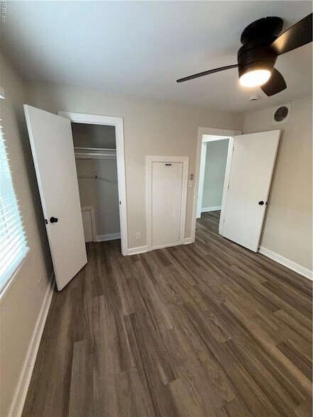 Building Photo - 9654 Selby Pl