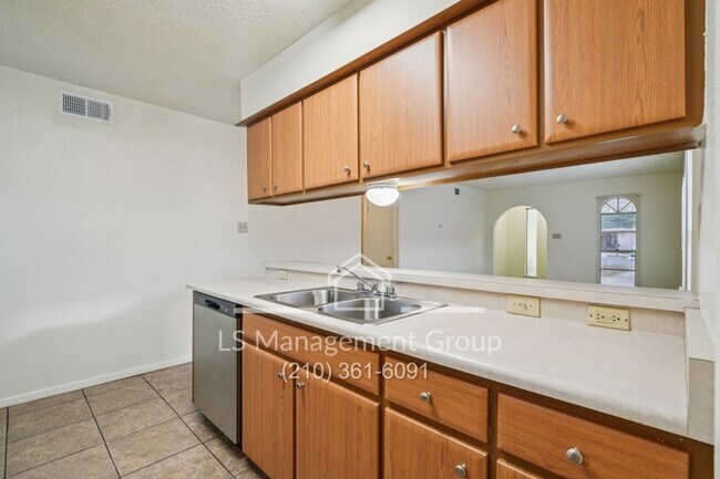 Building Photo - 6604 Cherryleaf St