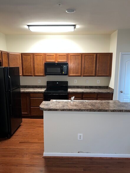 Building Photo - 5 Lookout Dr