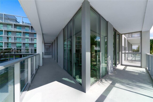 Building Photo - 2000 Metropica Wy