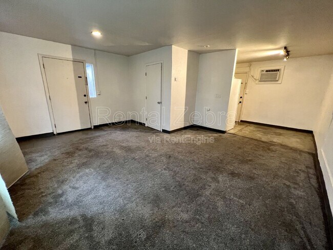 Building Photo - 2142 K St