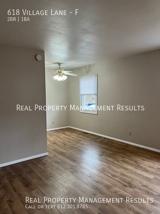 Building Photo - 618 Village Ln