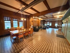 Building Photo - 1425 5th Ave