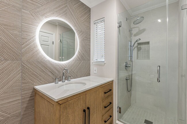 Building Photo - Beautiful Remodeled 3 Bedroom Townhome
