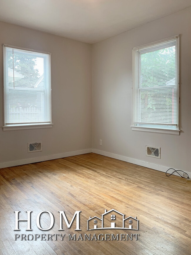 Building Photo - 335 Dolph Rd