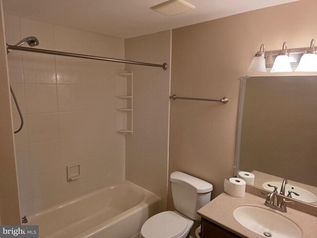 Building Photo - 5831 Norham Dr