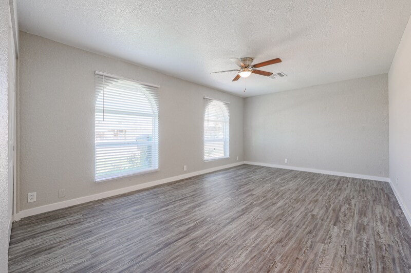 Building Photo - 1159 W Drummer Ave