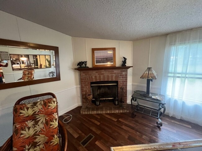 Building Photo - COMING LATE-FEBRUARY 2026! (Pet Friendly)