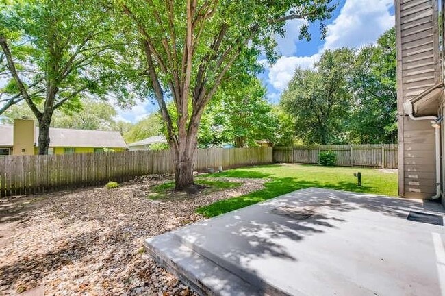 Building Photo - 2201 Warfield Way