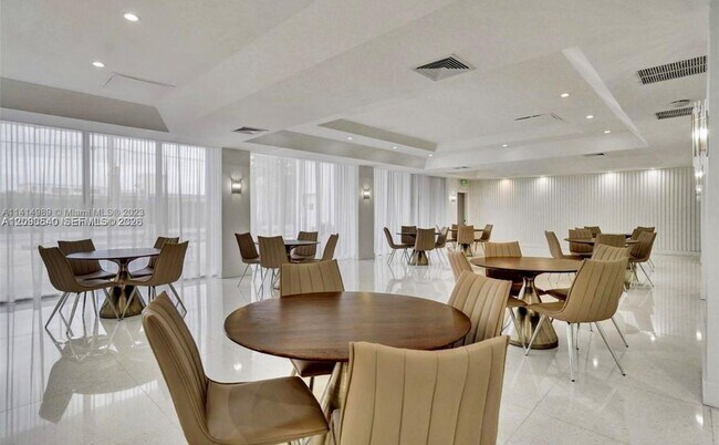 Building Photo - 6450 Collins Ave