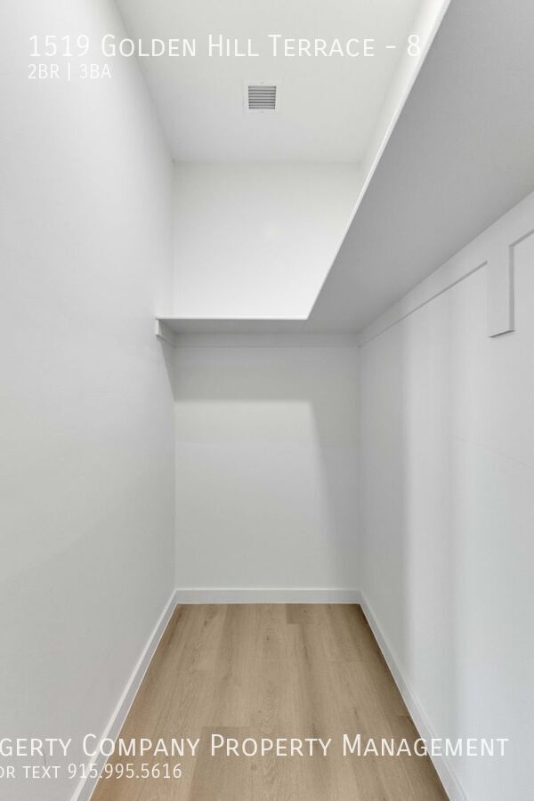 Building Photo - 1519 Golden Hill Ter