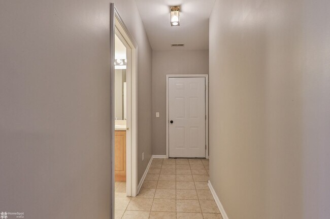 Building Photo - 2 bedroom condo at Country Classics at Morgan Hill