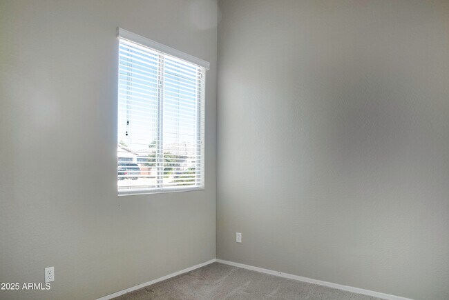 Building Photo - 46011 W Keller Dr