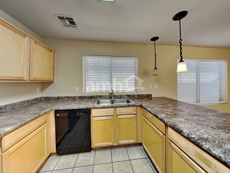 Building Photo - 3211 W Saint Kateri Dr
