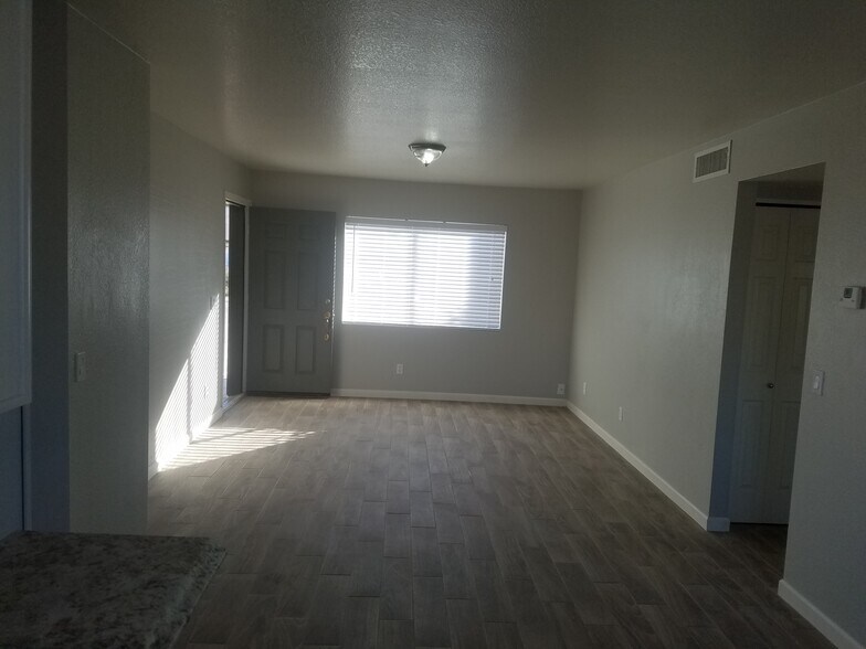 Building Photo - 1462 E 28th Ave