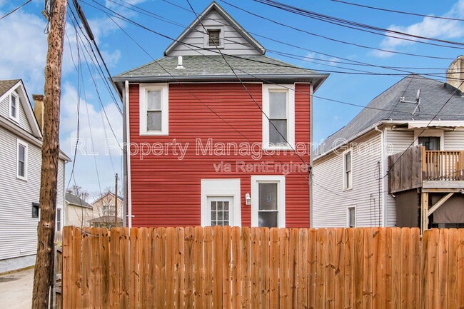 Building Photo - 118 Sherman Ave