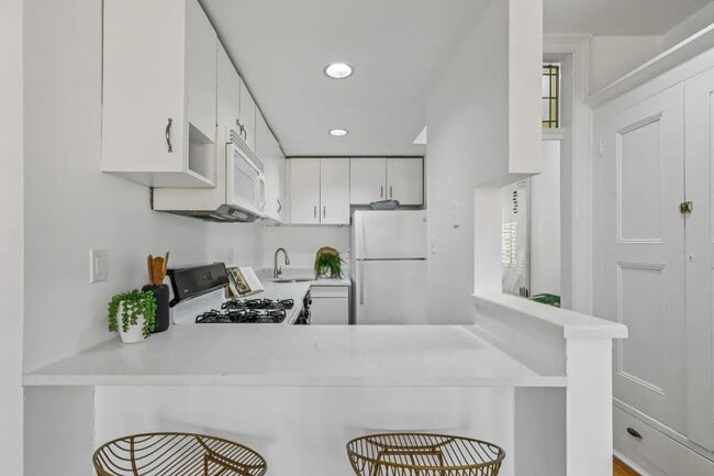 Building Photo - 299 8th St