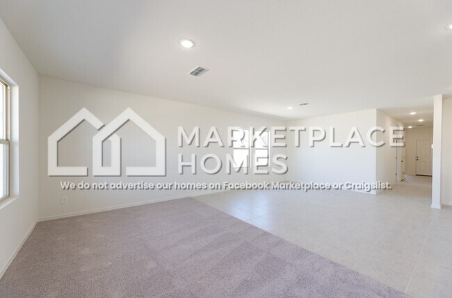 Building Photo - 4924 N 192nd Ln