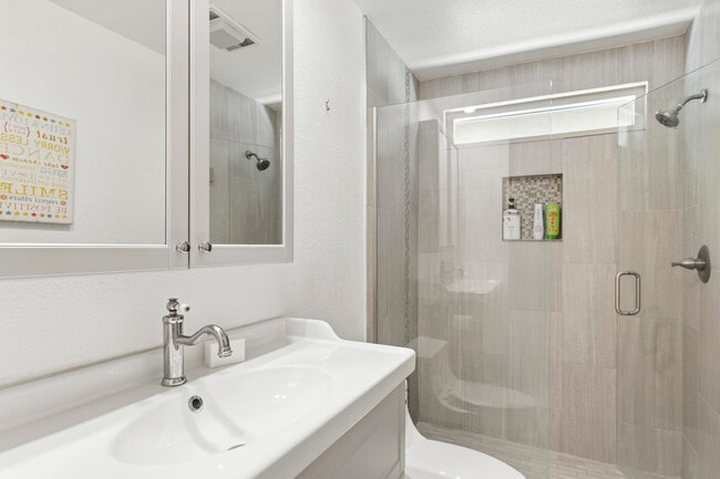 Building Photo - 41517 Armanac Ct