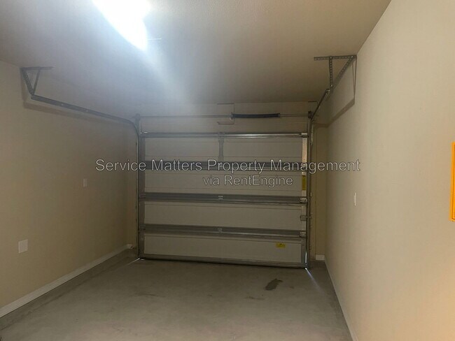 Building Photo - 1899 Crosscreek Cir