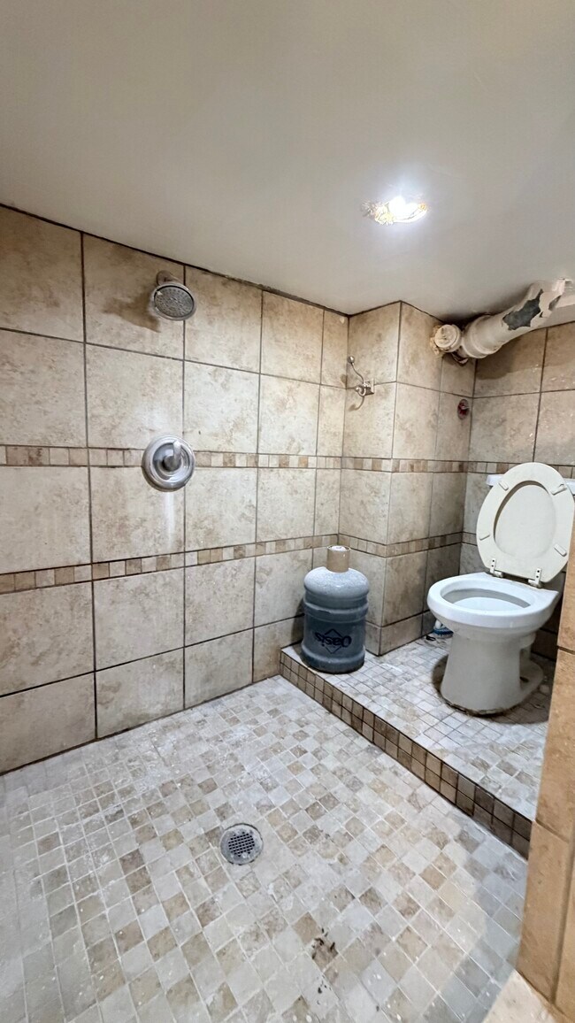 Building Photo - 3821 Woodleigh St