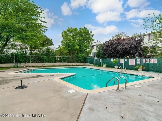 Building Photo - 1630 Forest Hill Rd