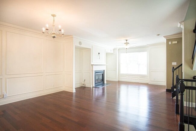 Building Photo - 5720 Pine Oak Dr NW