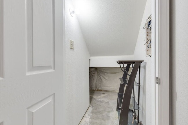 Building Photo - 10257 Quintero St