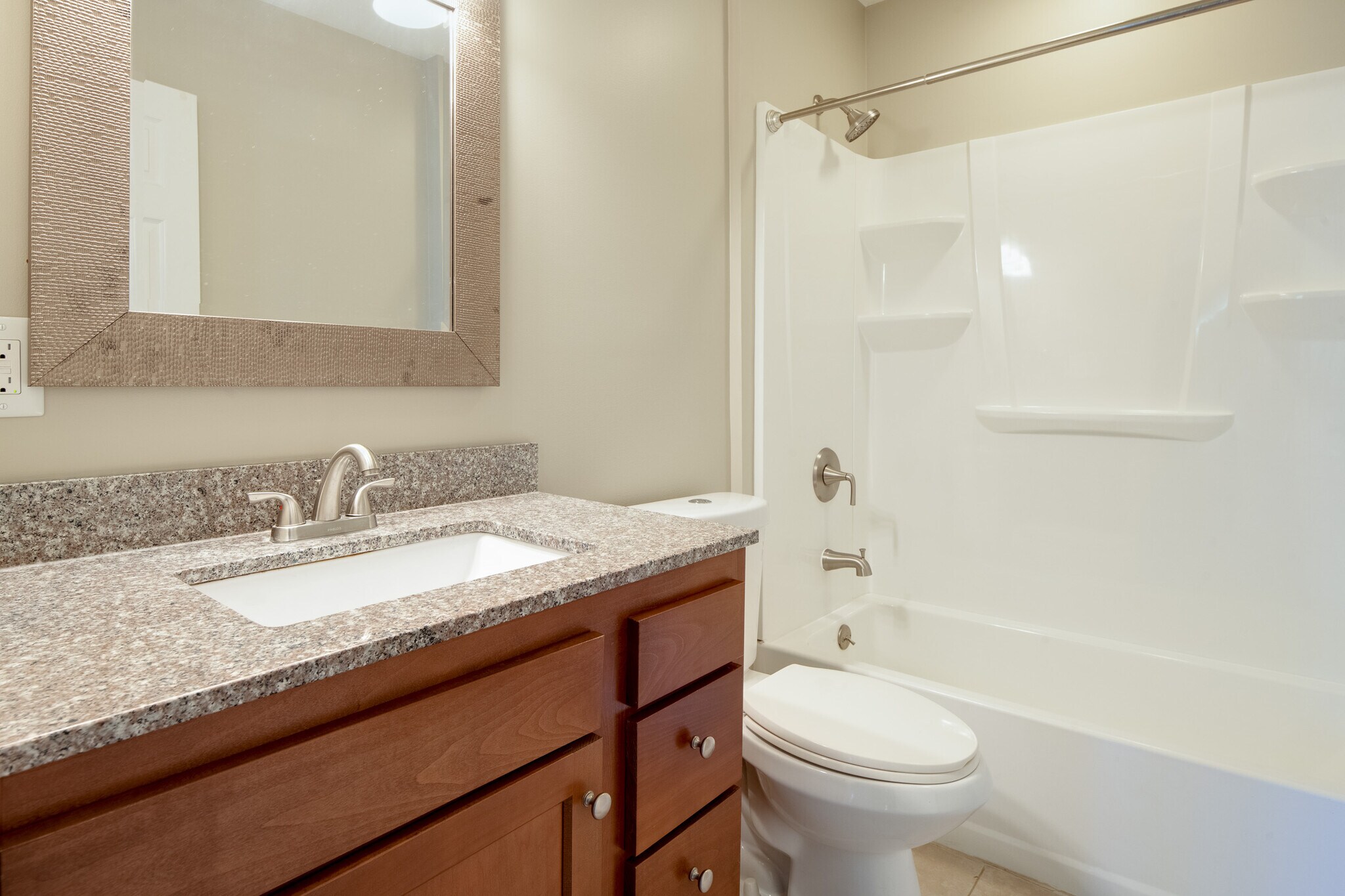 Main living area bathroom with Shower and tub combo - 2208 Southside Rd