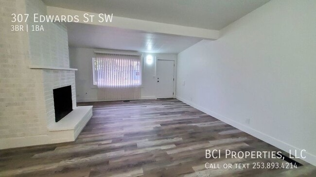 Building Photo - 307 SW Edwards St