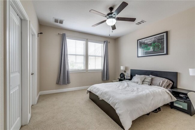 Building Photo - 16404 Aventura Ave