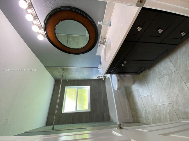 Building Photo - 15705 66th Ct N