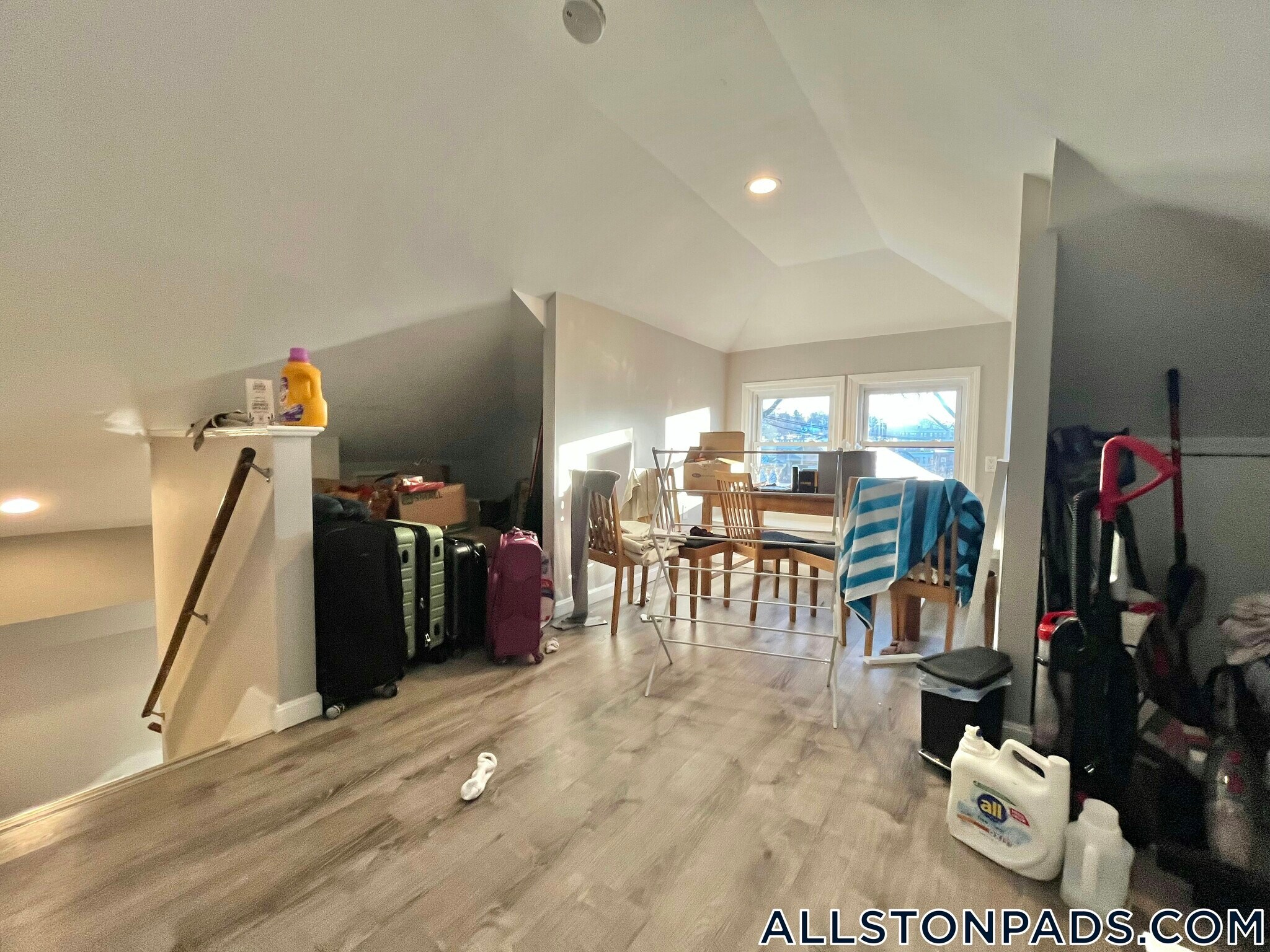 Building Photo - 39 Long Ave