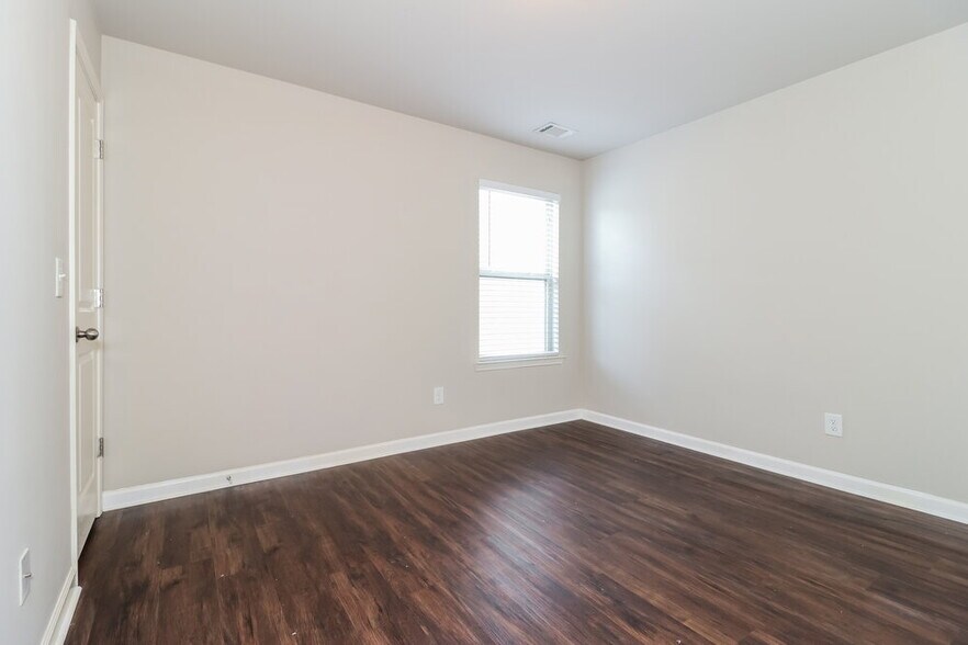 Building Photo - 63 Fern Walk