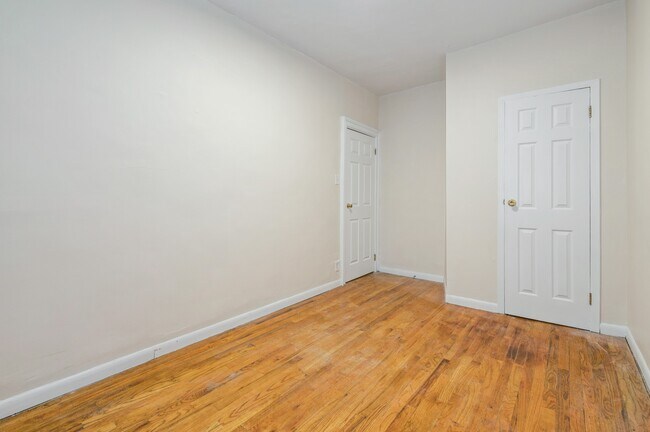 Building Photo - 6705 Woodside Ave