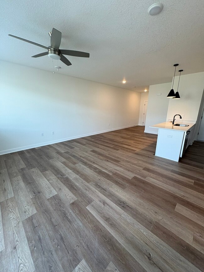 Building Photo - 230 Nw Waverly Dr