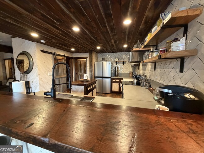 Building Photo - 85 Dixieland Ln