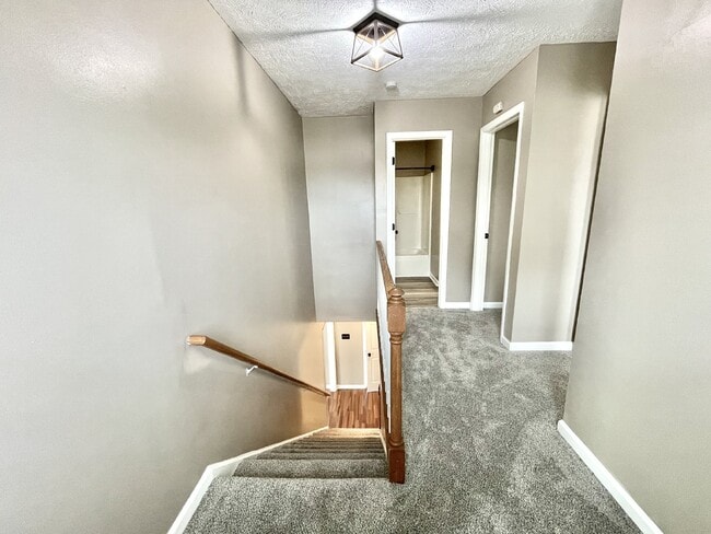 Building Photo - 3 Bed, 2 Bath Nest in Hope Mills