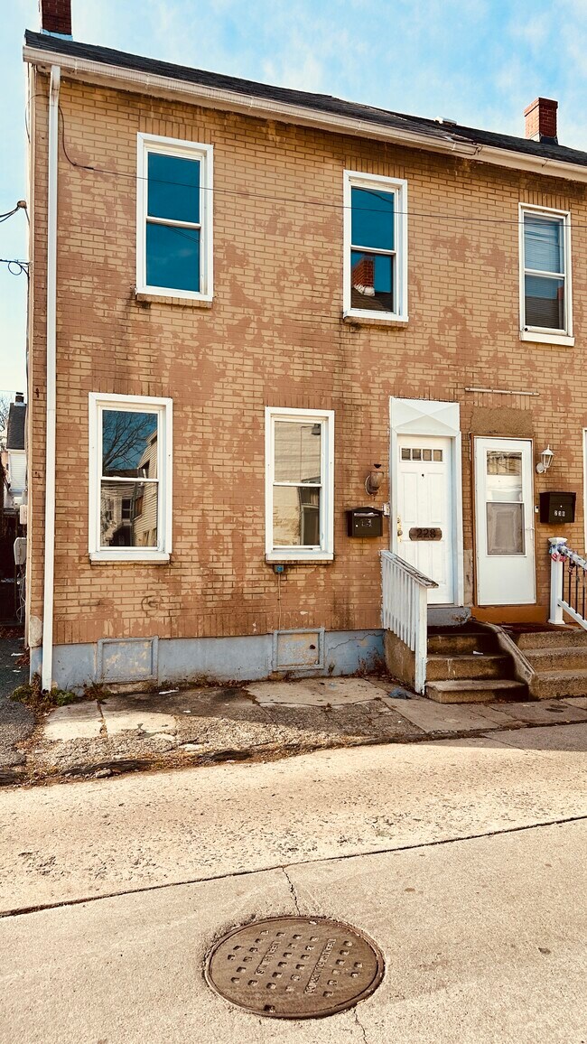 Building Photo - 228 N Howard St