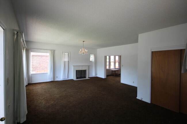 Building Photo - Beautiful 2 Bedroom Home Near BYU