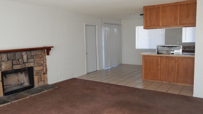 Building Photo - 3702