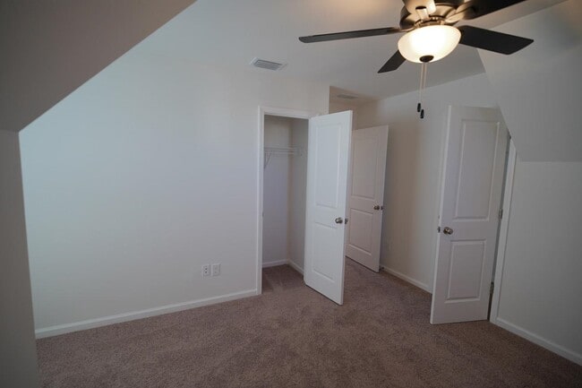 Building Photo - 2852 Mews Lndg